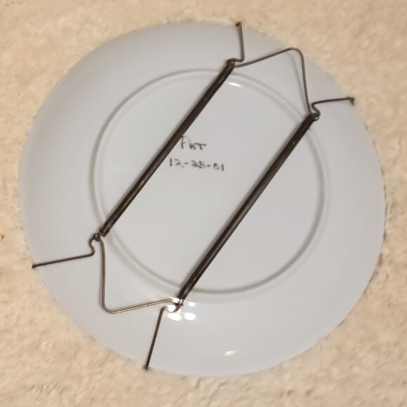 EUC ~ Decorative Plate for Wall Hanging, Golden Retrievers Ready for Picnic Time - Picture 3 of 3